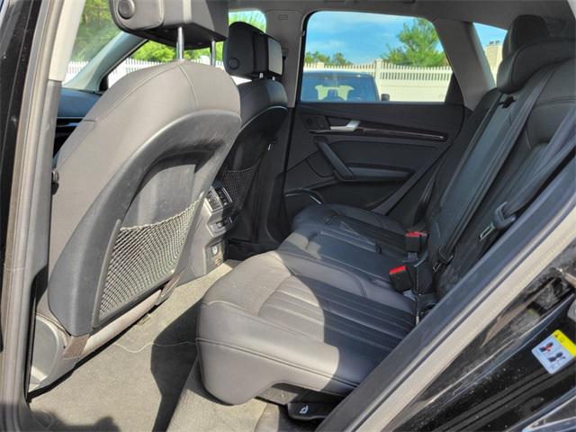 Photo of 2019 Black Audi Q5