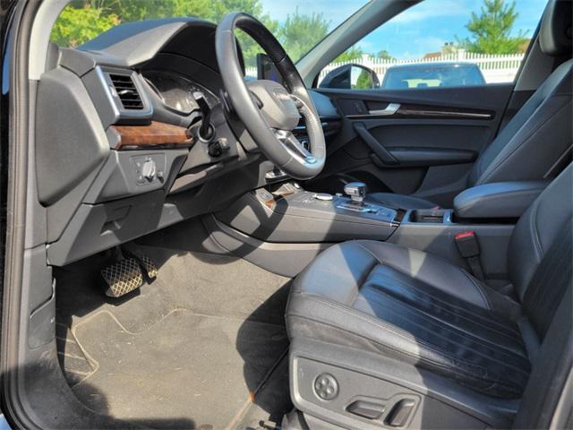 Photo of 2019 Black Audi Q5
