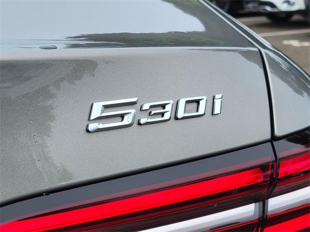 Photo of 2025 Gray BMW 530