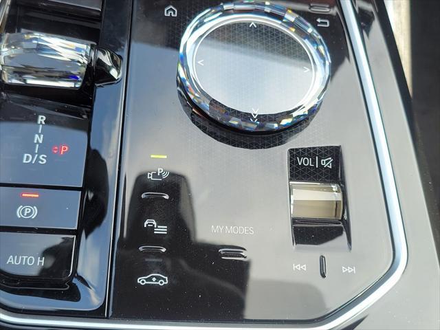 Photo of 2025 White BMW 760