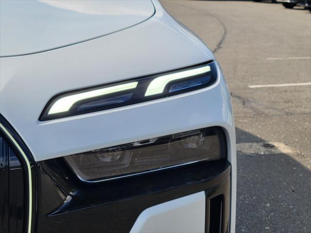 Photo of 2025 White BMW 760