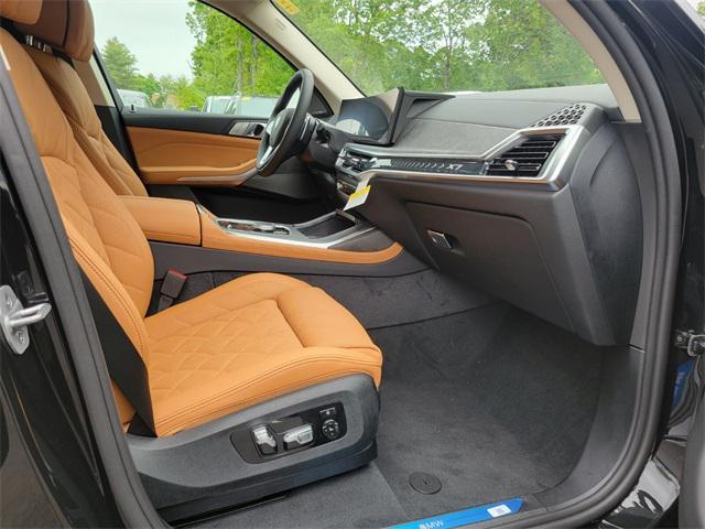 Photo of 2026 Black BMW X7