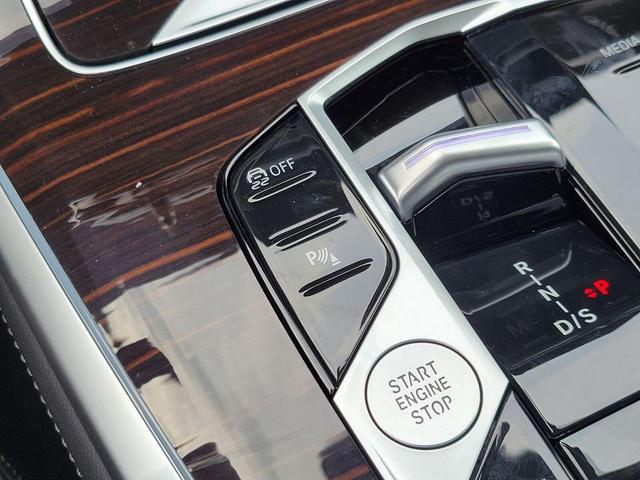 Photo of 2026 Black BMW X7