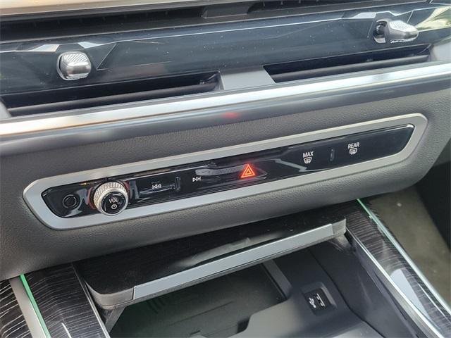 Photo of 2026 White BMW X7