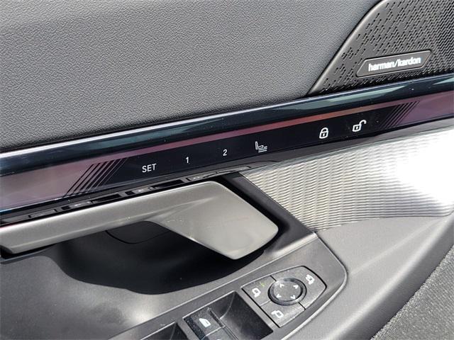 Photo of 2025 Oxide Grey Metallic BMW i5