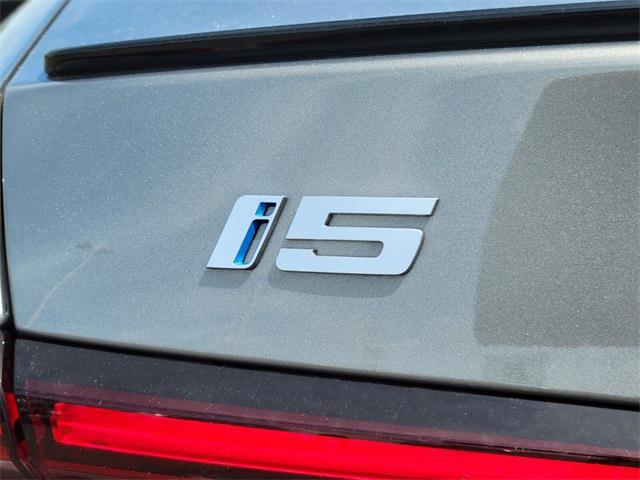 Photo of 2025 Oxide Grey Metallic BMW i5