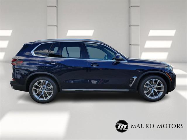 Photo of 2025 Gray BMW X3