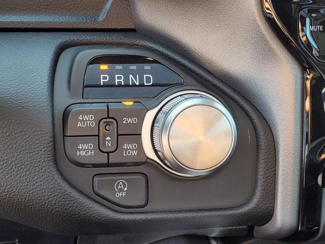 Photo of 2026 Diamond Black Crystal Pearlcoat RAM 1500