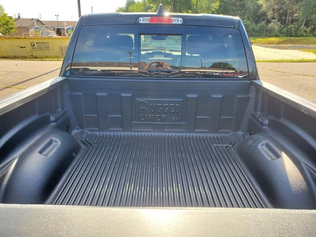 Photo of 2026 Diamond Black Crystal Pearlcoat RAM 1500