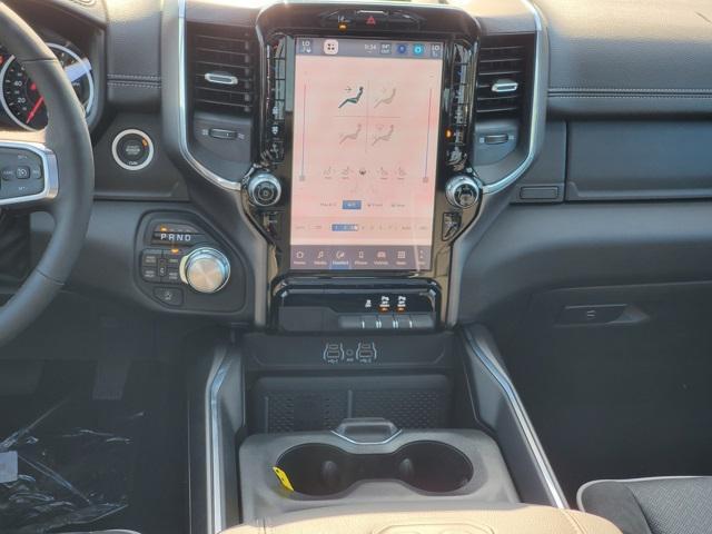 Photo of 2026 Diamond Black Crystal Pearlcoat RAM 1500