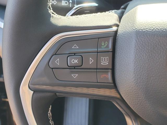 Photo of 2025 Diamond Black Crystal Pearlcoat Jeep Grand Cherokee L