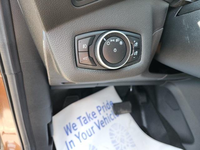Photo of 2017 Orange Ford Escape