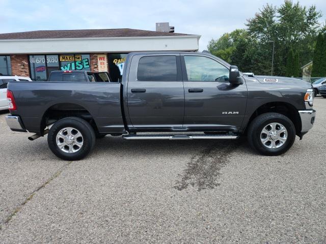 Photo of 2024 Granite Crystal Metallic Clearcoat RAM 2500