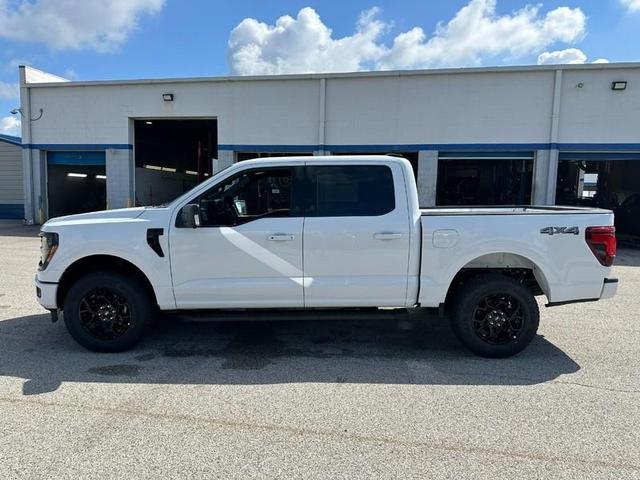Photo of 2025 Oxford White Ford F-150
