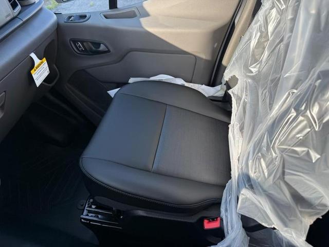 Photo of 2025 Oxford White Ford Transit-250