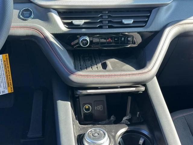 Photo of 2025 White Tri-Coat Ford Explorer