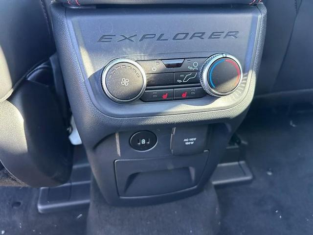 Photo of 2025 White Tri-Coat Ford Explorer