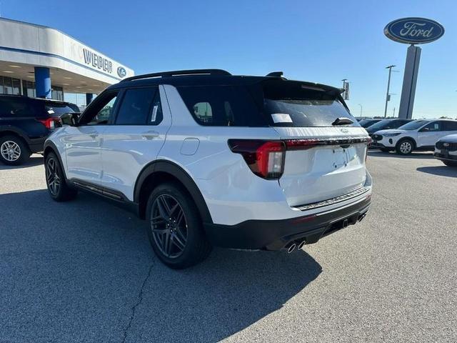 Photo of 2025 White Tri-Coat Ford Explorer