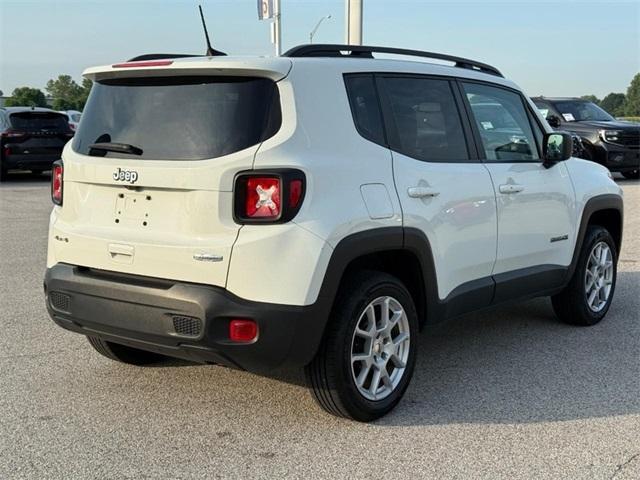Photo of 2022 Alpine White Clearcoat Jeep Renegade