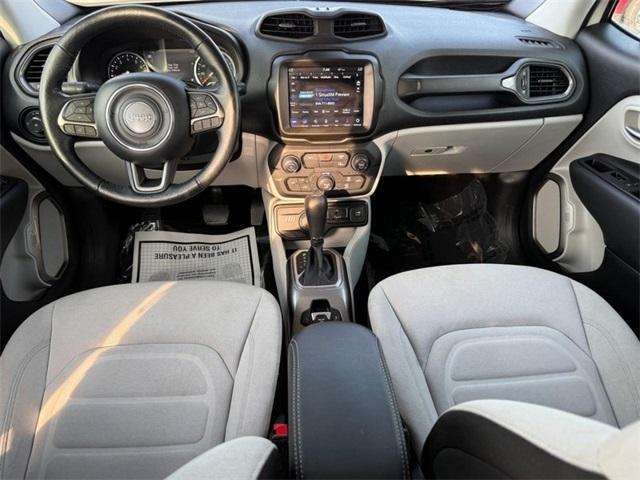 Photo of 2022 Alpine White Clearcoat Jeep Renegade