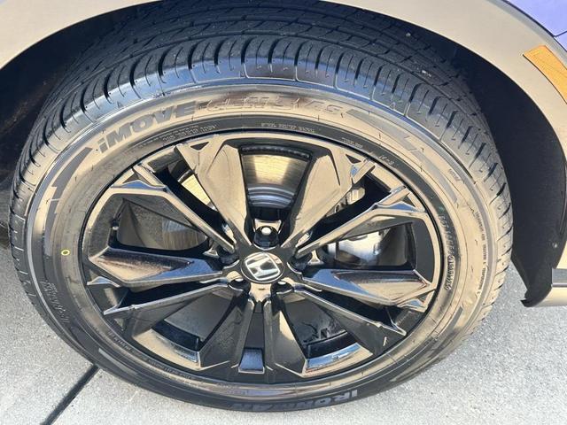 Photo of 2023 Still Night Pearl Honda CR-V Hybrid