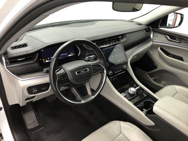 Photo of 2022 Bright White Clearcoat Jeep Grand Cherokee L