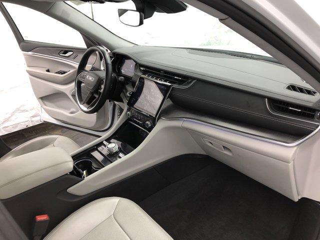 Photo of 2022 Bright White Clearcoat Jeep Grand Cherokee L