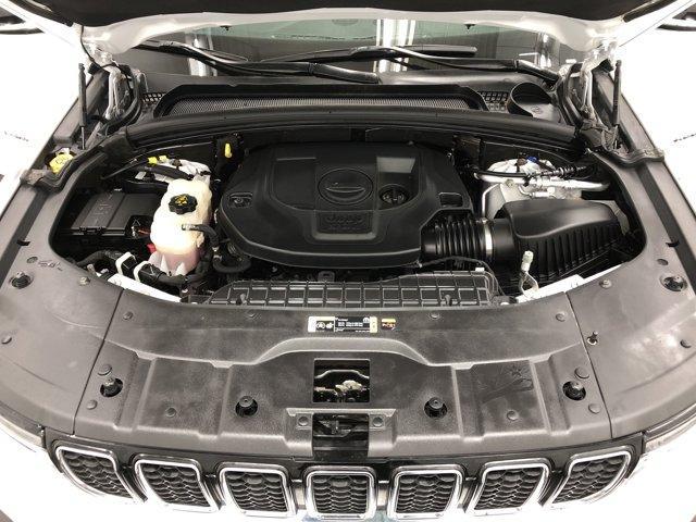 Photo of 2022 Bright White Clearcoat Jeep Grand Cherokee L