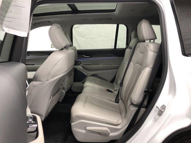 Photo of 2022 Bright White Clearcoat Jeep Grand Cherokee L