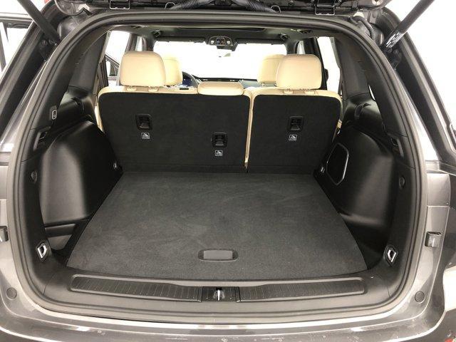 Photo of 2024 Metallic Jeep Grand Cherokee