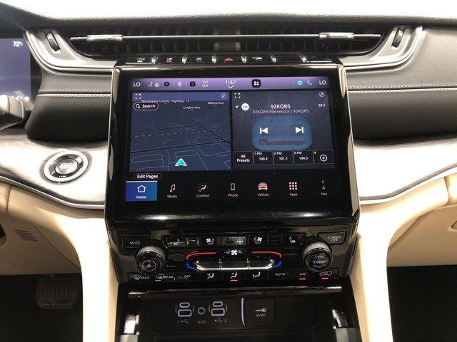 Photo of 2024 Metallic Jeep Grand Cherokee