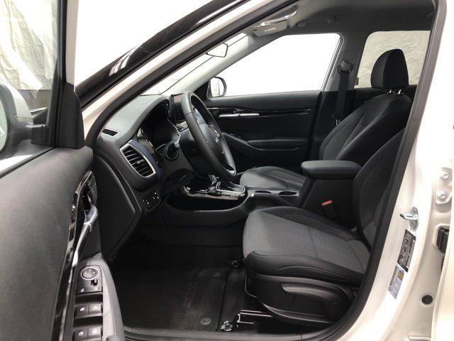 Photo of 2023 Snow White Pearl Kia Seltos