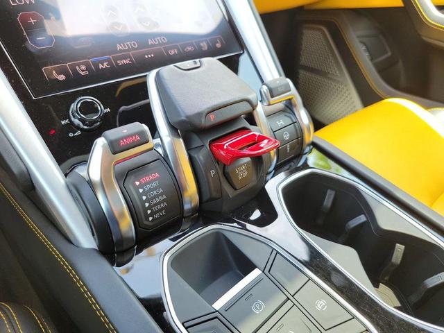 Photo of 2019 Gialllo Auge Lamborghini Urus