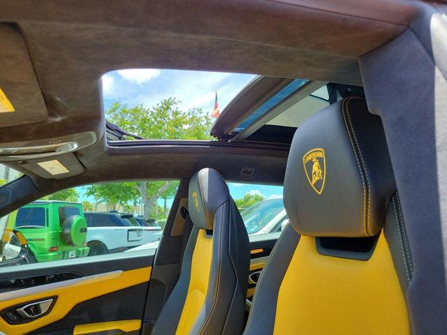 Photo of 2019 Gialllo Auge Lamborghini Urus