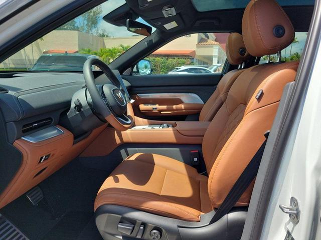 Photo of 2024 White VinFast VF 9
