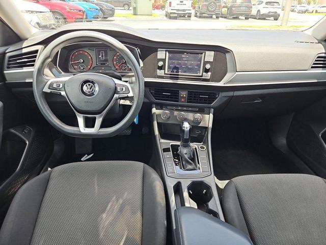 Photo of 2019 Tornado Red Volkswagen Jetta