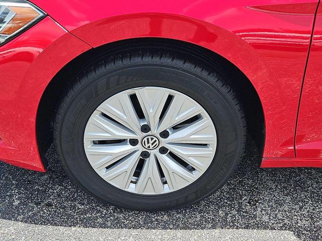 Photo of 2019 Tornado Red Volkswagen Jetta