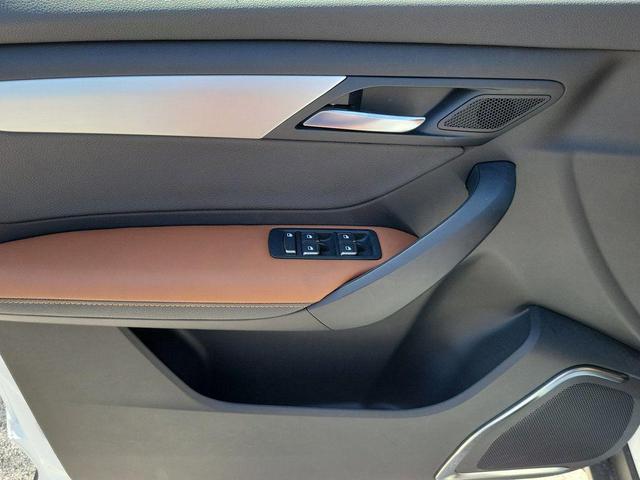 Photo of 2025 White VinFast VF 8