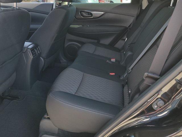 Photo of 2019 Magnetic Black Pearl Nissan Rogue