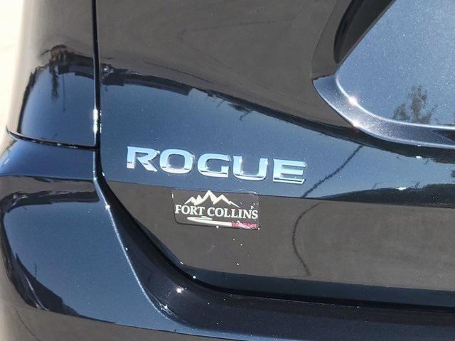 Photo of 2019 Magnetic Black Pearl Nissan Rogue