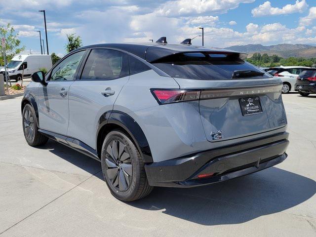 Photo of 2025 Boulder Gray Pearl/Black Diamond Pearl Nissan ARIYA