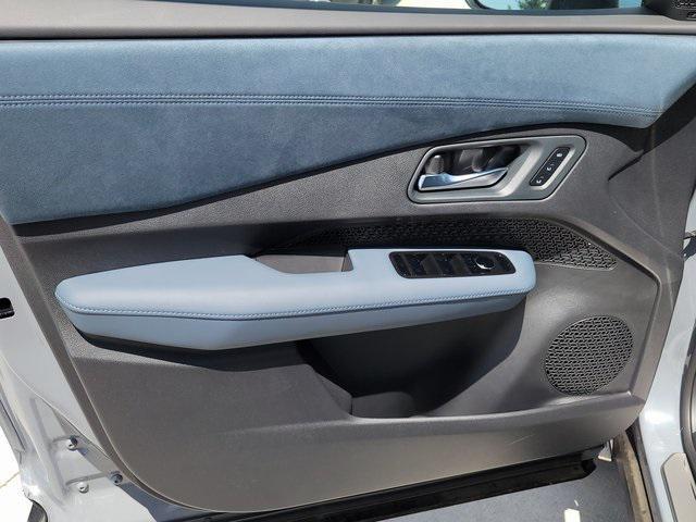 Photo of 2025 Boulder Gray Pearl/Black Diamond Pearl Nissan ARIYA