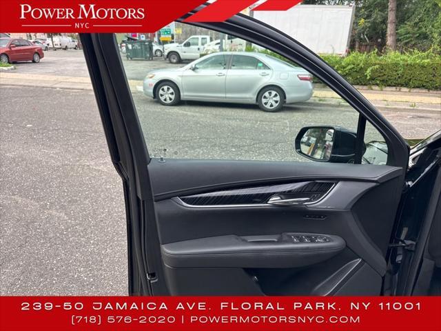 Photo of 2024 Stellar Black Metallic Cadillac XT6