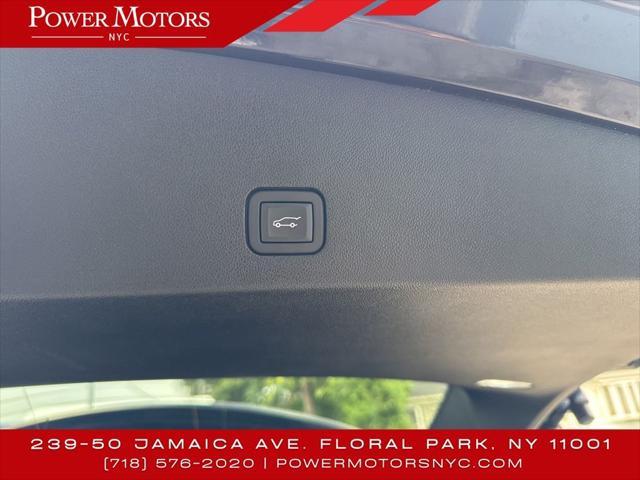Photo of 2024 Stellar Black Metallic Cadillac XT6