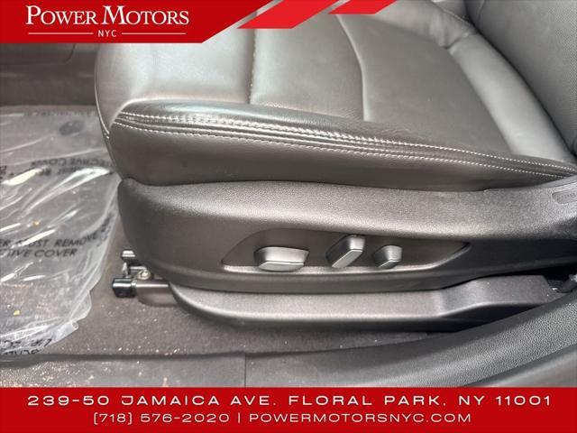Photo of 2024 Stellar Black Metallic Cadillac XT6