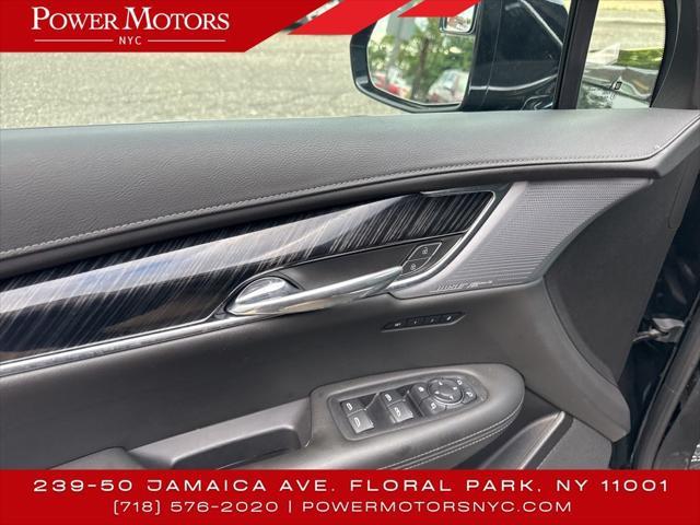 Photo of 2024 Stellar Black Metallic Cadillac XT6