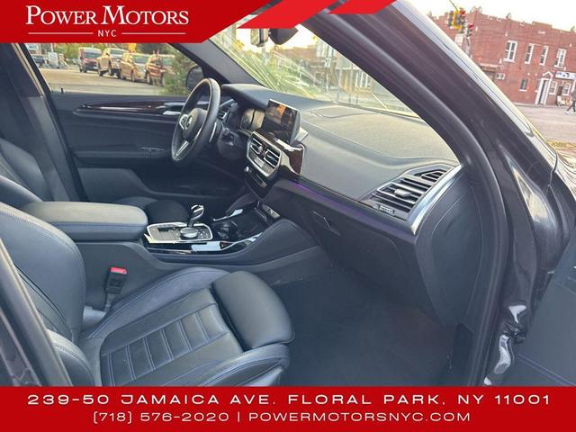 Photo of 2022 Gray BMW X4
