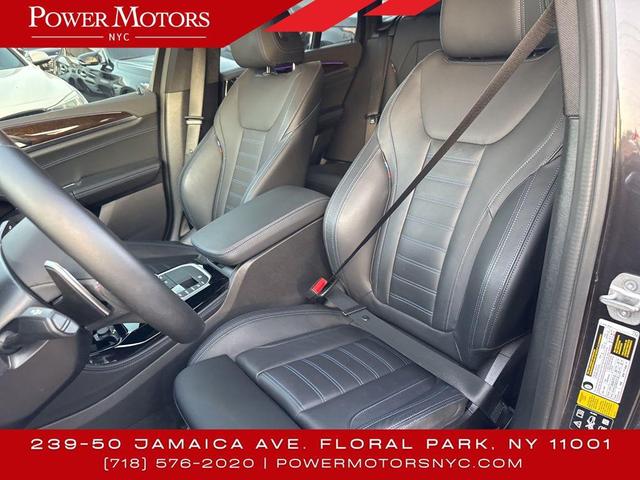 Photo of 2022 Gray BMW X4