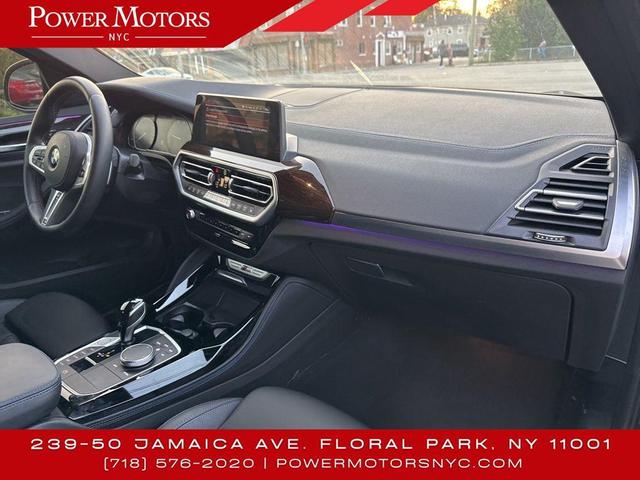 Photo of 2022 Gray BMW X4