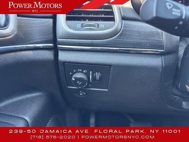 Photo of 2020 Diamond Black Crystal Pearlcoat Jeep Grand Cherokee